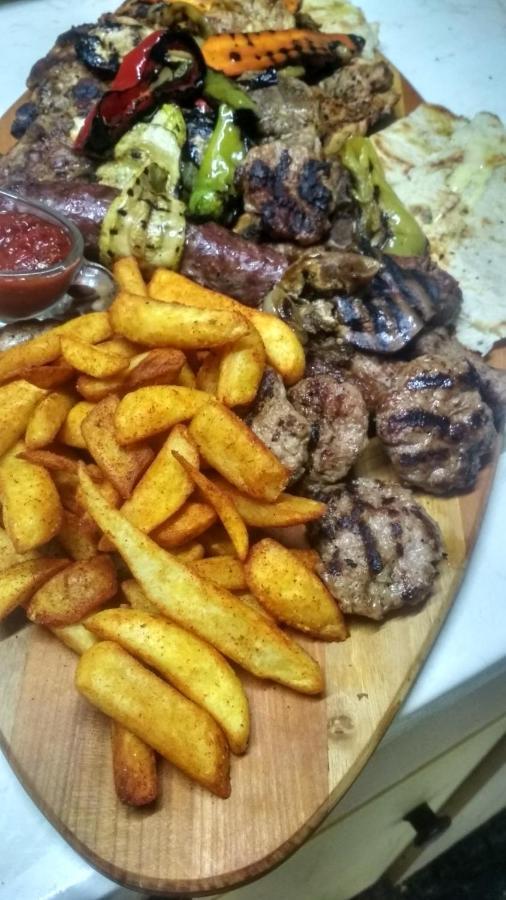 Veselata Guest House Dolna Banya Dış mekan fotoğraf