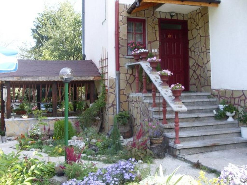 Veselata Guest House Dolna Banya Dış mekan fotoğraf